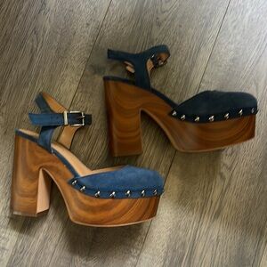 NWOT Jessica Simpson Platform Clog Heels